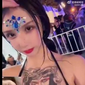 抖音网红金伊娜短视频精选，封号名场面吹保护，快来观看！